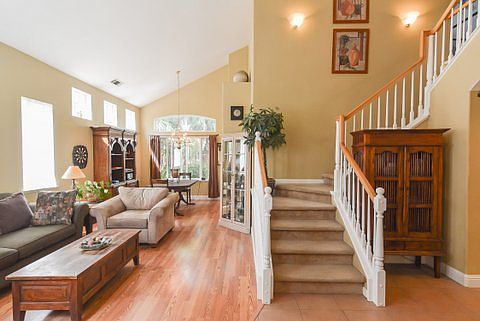 3rd image of 2065 Hyde Park Pl