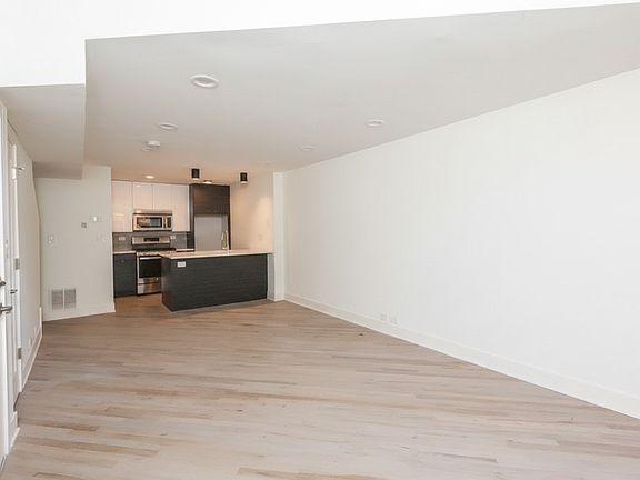 2nd image of 941 W Grace St #954-G101