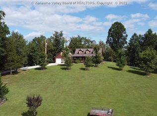348 Country Rd, Salt Rock, WV 25559