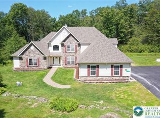 1215 Sherwood Dr, Pocono Lake, PA 18347