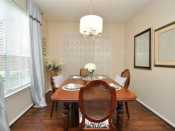 5th image of 11 Craven Park Ct