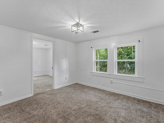3rd image of 2736 Norris Rd