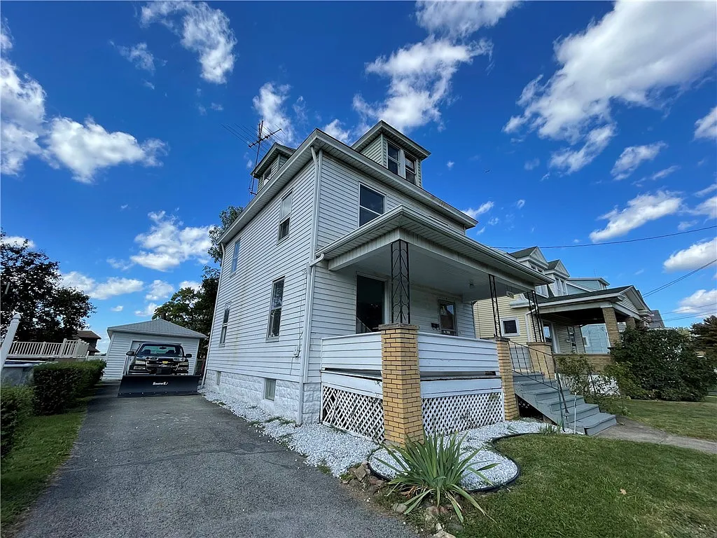 915 Harrison St photo 1