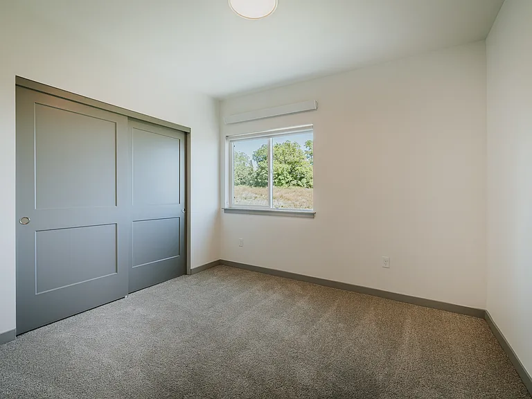 Grand Vista Apartments — Photo 15