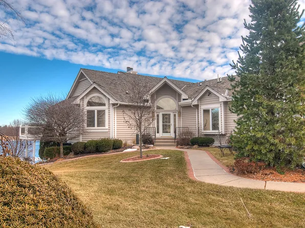 13651 Bay Hill Dr, Clive, IA 50325