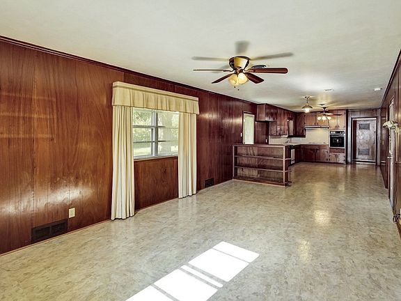 4th image of 6721 Victoria Ave