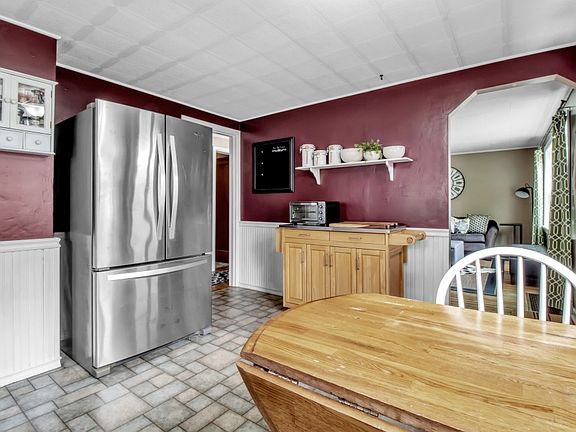 4th image of 48 Waverly Ave