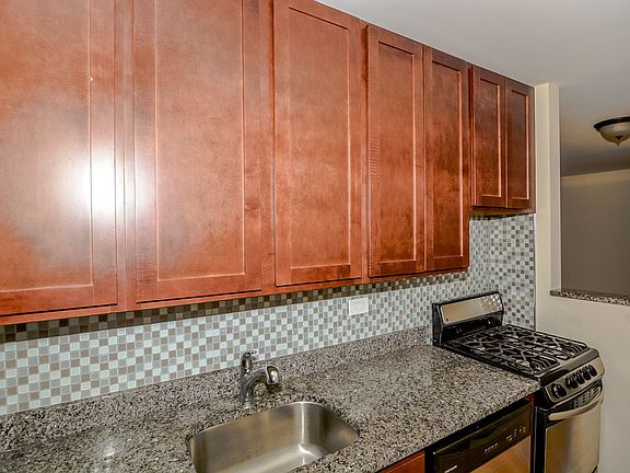 5th image of 555 W Arlington Pl APT 504