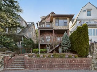 32 Hudson Ter #2, Edgewater, NJ 07020