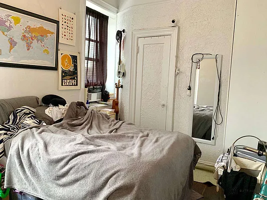 Rented by Batra Group Inc | media 14