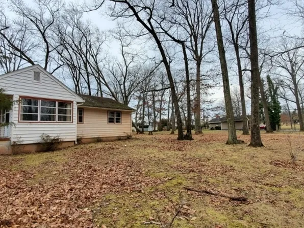 138 Woods Rd, Hillsborough, NJ 08844