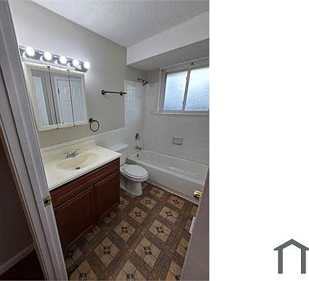 3rd image of 2223 Lovett Dr
