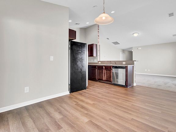 3rd image of 114 Keaton Brook Dr