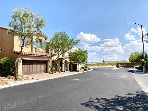2nd image of 9326 Aspen Shadow St