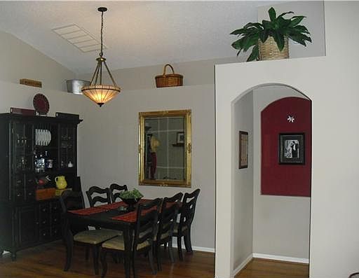 5th image of 716 Addison Dr NE