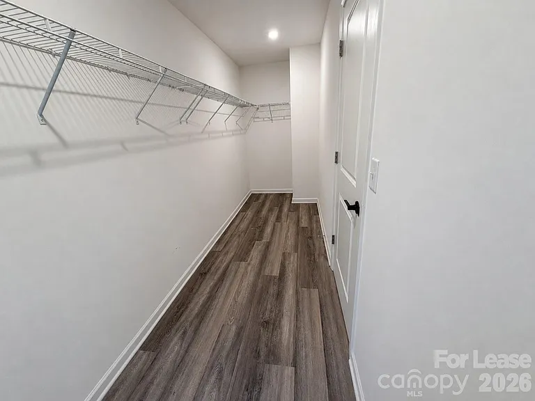3220 Capitol Dr — Photo 13