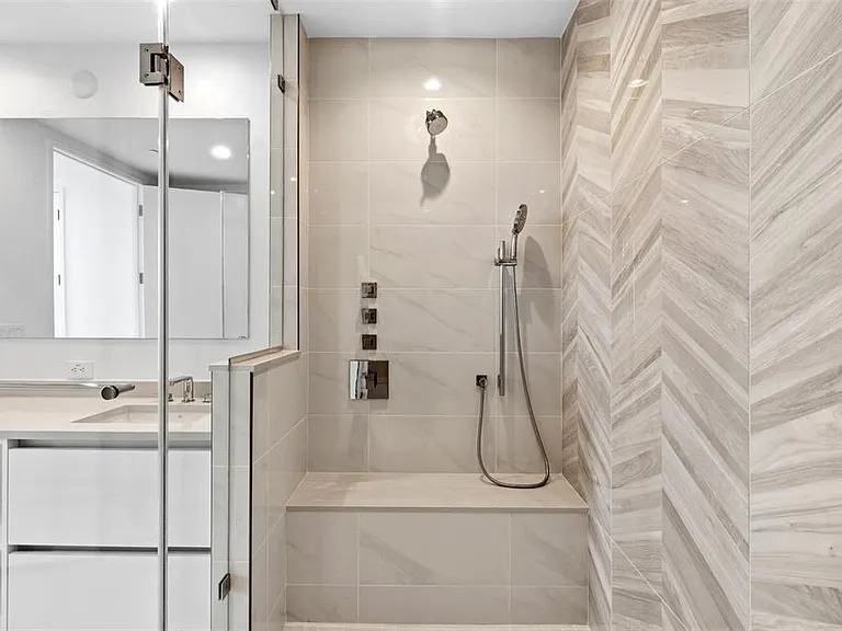 400 Central Ave #1903 — Photo 33