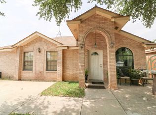 828 Prancer Rd, Laredo, TX 78045