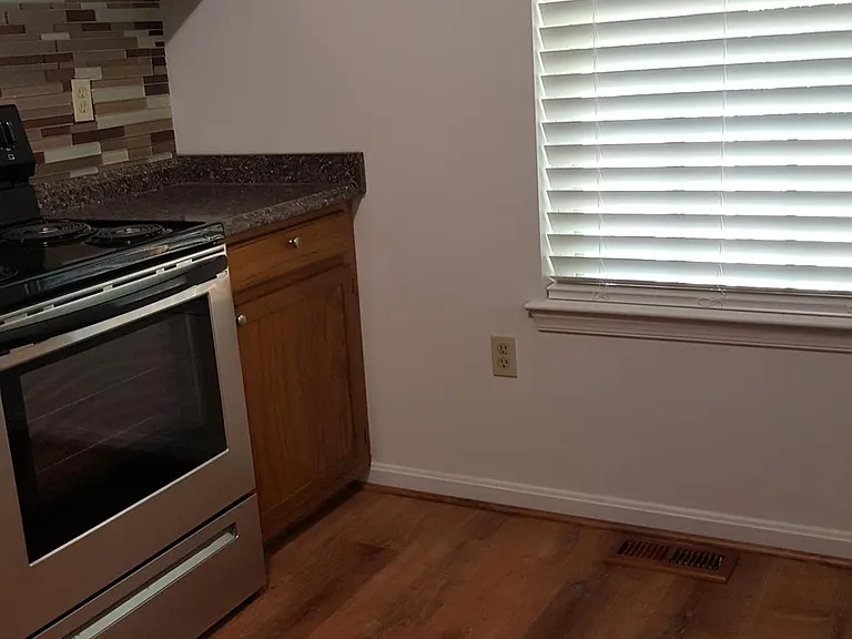 7918 Suiter Way — Photo 11