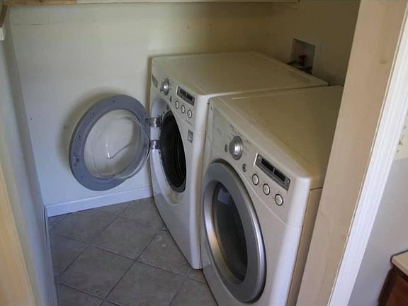5th image of 414 Levi Ct