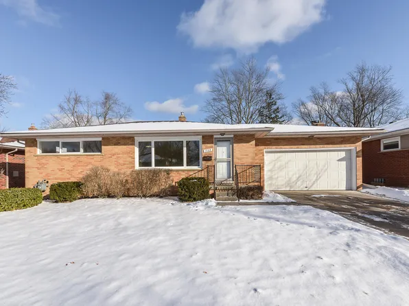 1559 Barrington Pl, Ann Arbor, MI 48103