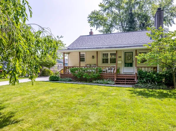 830 N 6th St, Saint Clair, MI 48079