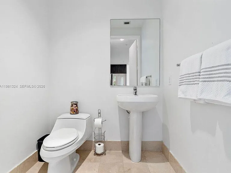 18101 Collins Ave #401 — Photo 16