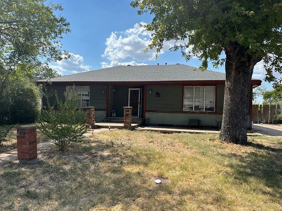 1st image of 2525 Oakwood Ter