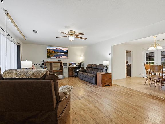 4th image of 1607 Redding Ave