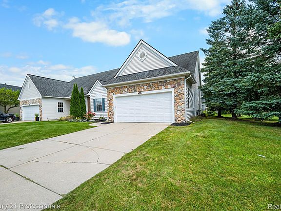 3rd image of 3305 Grove Ln