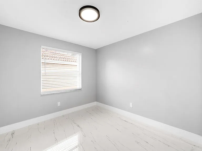 5233 SW 155th Way — Photo 18