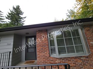 7021 SW Canyon Rd, Portland, OR 97225