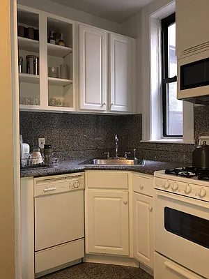 Rented by Yorgan Group, LLC | media 6