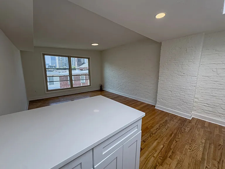 1934 Green St #3 — Photo 26