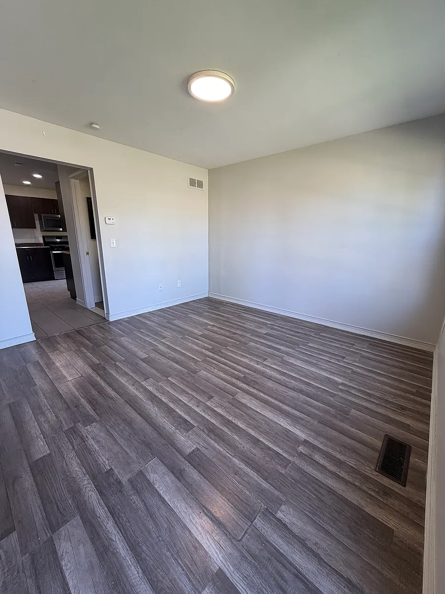 Building Photo - 36642 Park Place Dr