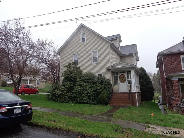 710 12th St photo 1