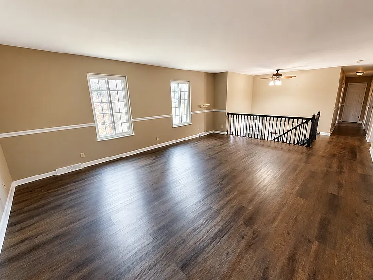 1237 Tanglewood Dr — Photo 4
