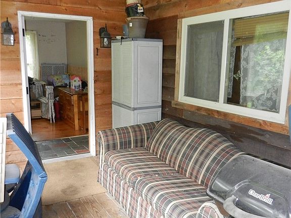 4th image of 319 McClure Rd