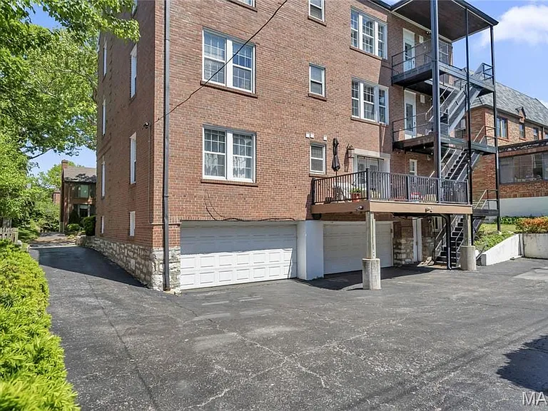 7536 Oxford Dr #3 — Photo 37