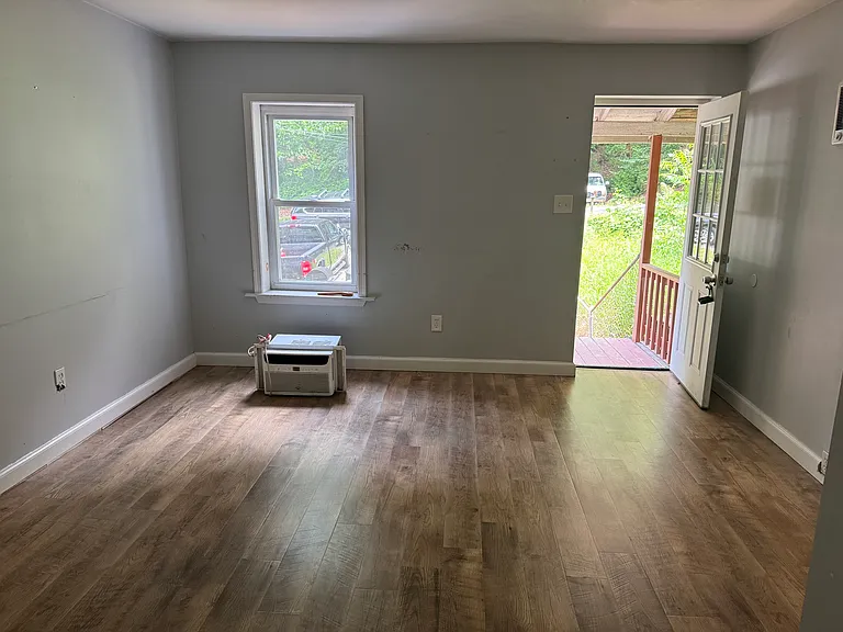 1245 Youngsburg Rd #1 — Photo 3