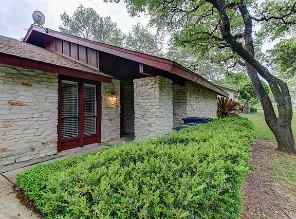4th image of 11901 Highland Oaks Trl