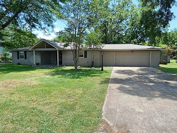 3rd image of 506 E Magnolia Dr