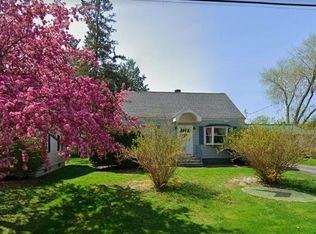 14 Mathews Ave, Waterville, ME 04901