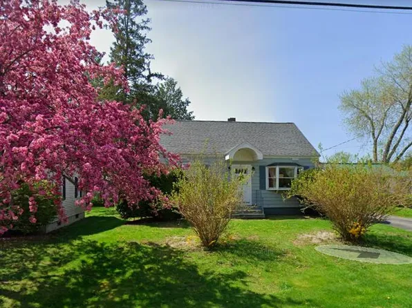 14 Mathews Avenue, Waterville, ME 04901