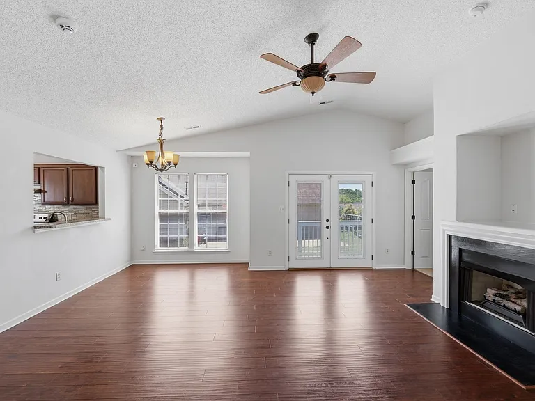 9740 Veronica Dr — Photo 17