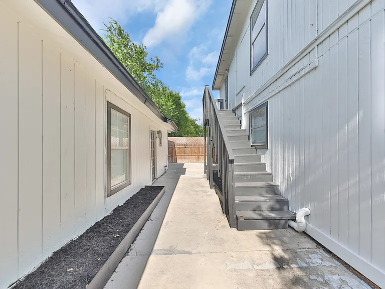 827 W Rosewood Ave #5 — Photo 12