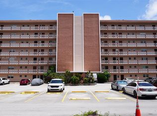 301 NE 14th Ave APT 703, Hallandale, FL 33009