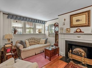 93 Pinckney St #A, Boston, MA 02114