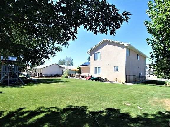 3rd image of 2 Gleneagles Ct