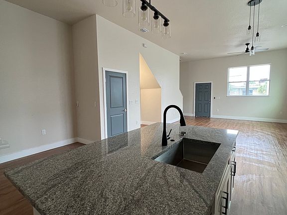 KITCHEN/ISLAND/DINING